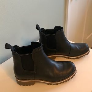 CHACOS WOMEN'S FIELDS CHELSEA WATERPROOF